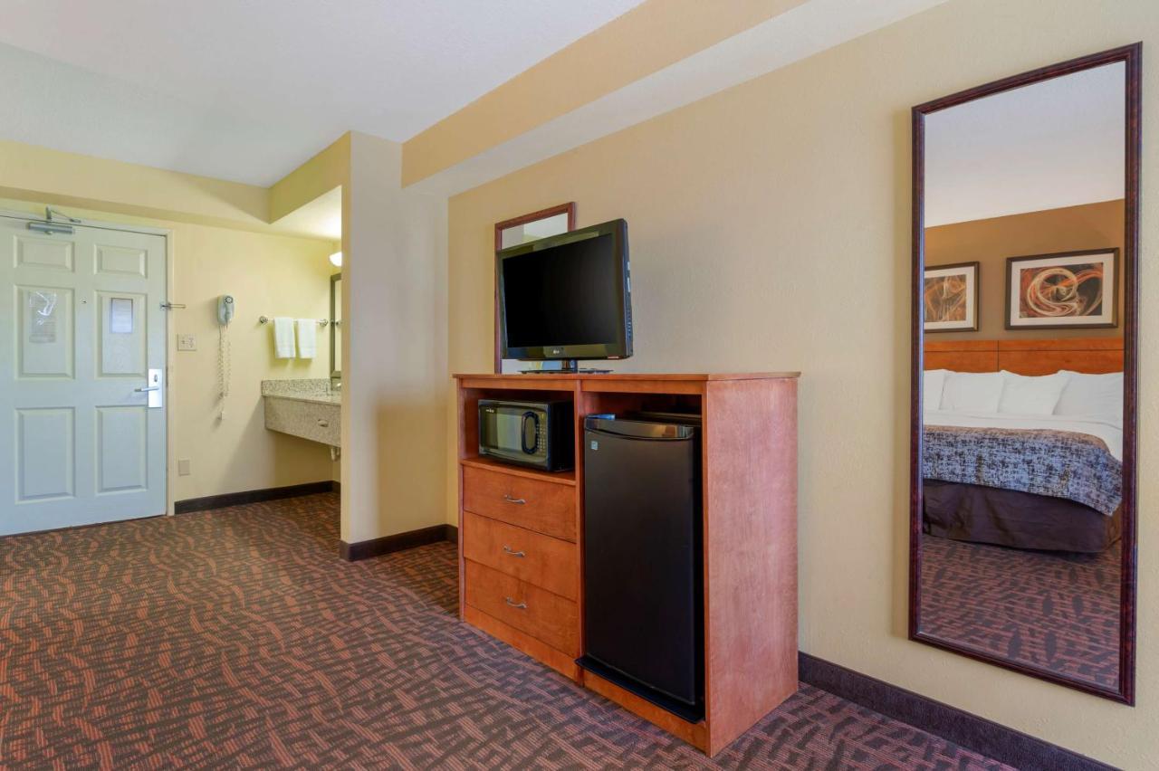 Best Western Louisville East Inn & Suites Luaran gambar