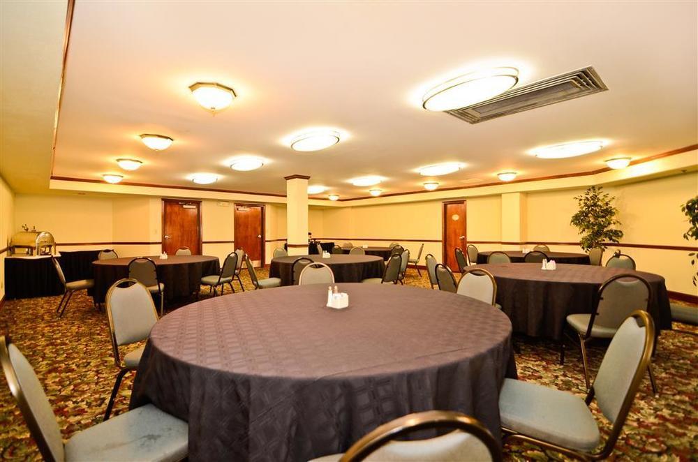 Best Western Louisville East Inn & Suites Perniagaan gambar